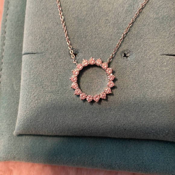 Gorgeous silver colour necklace with crystals - Picture 4 of 11